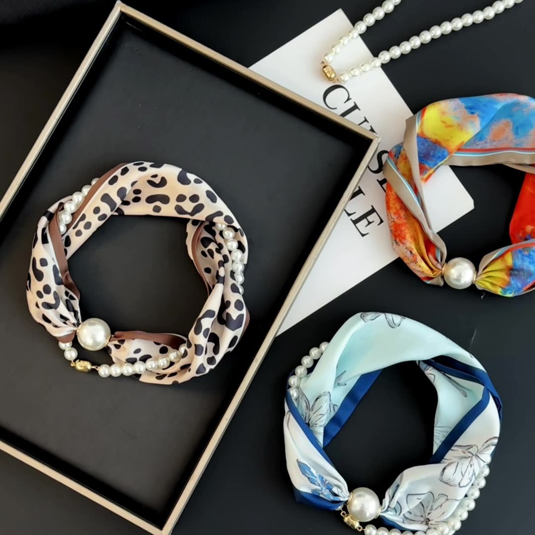 Face Scarf Mask - Foulard in Seta Stampata con Chiusura