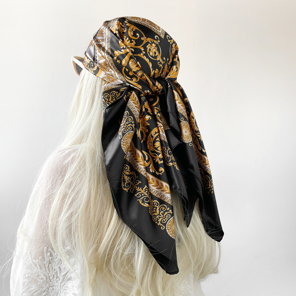 Sciarpa Quadrata in Seta Satin - Silk Neck Scarf recensione e prezzo