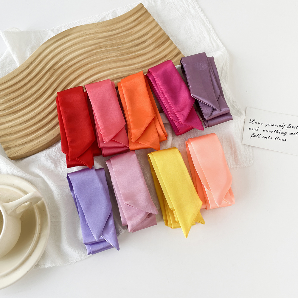 Foulard in Raso Tinta Unita, S - Bow Tie Pre Tied recensione e prezzo