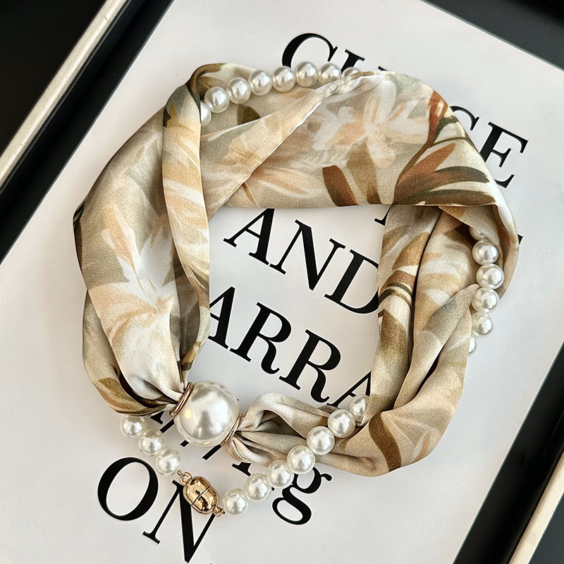 Foulard in Seta Stampata con C - Face Scarf Mask recensione e prezzo