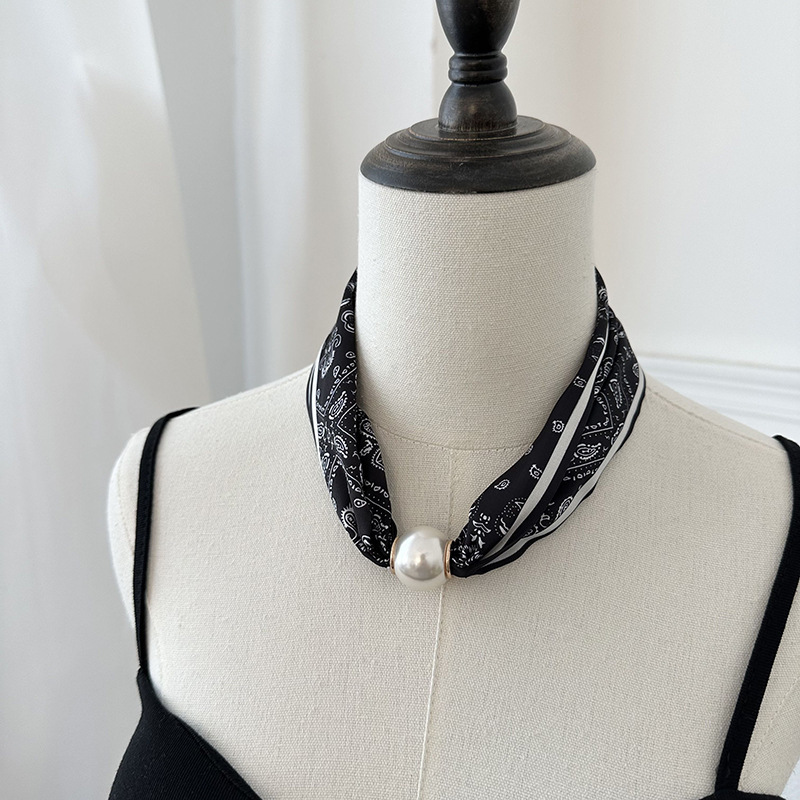 Foulard in Seta Stampata con C - Face Scarf Mask recensione e prezzo