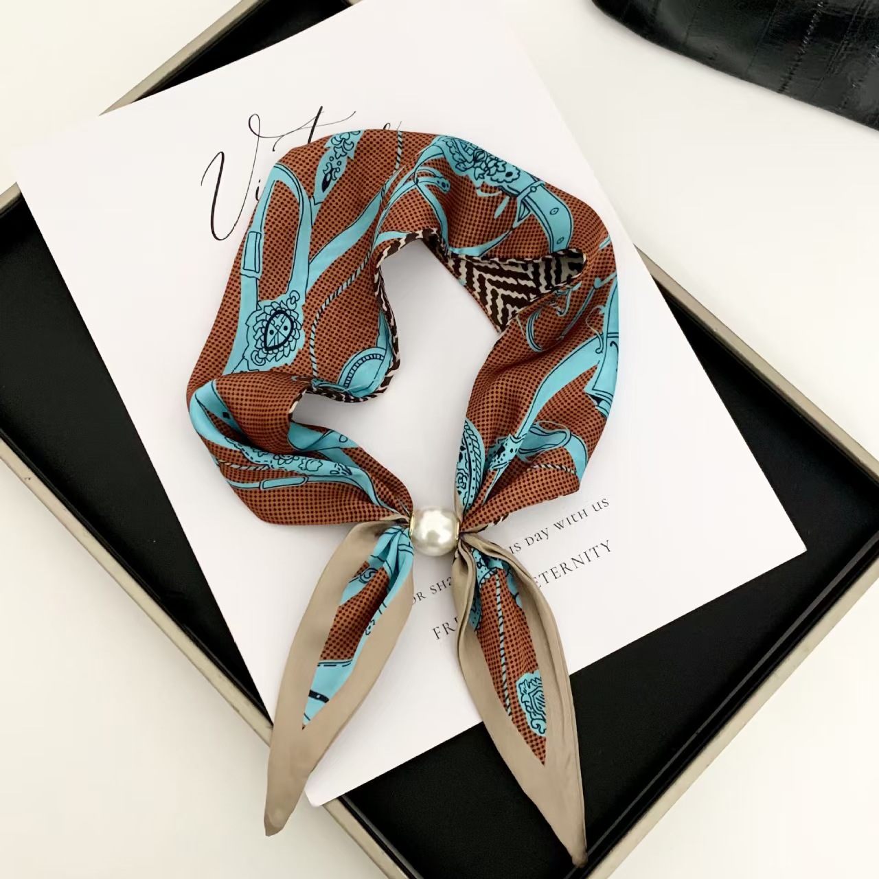 Sciarpa Magnetica Elegante Sti - Face Scarf Mask recensione e prezzo